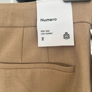 Aritzia Babaton Numero Pant